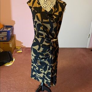 Elegant Black and khaki Patterned Dress little cap sleeve dress is lined